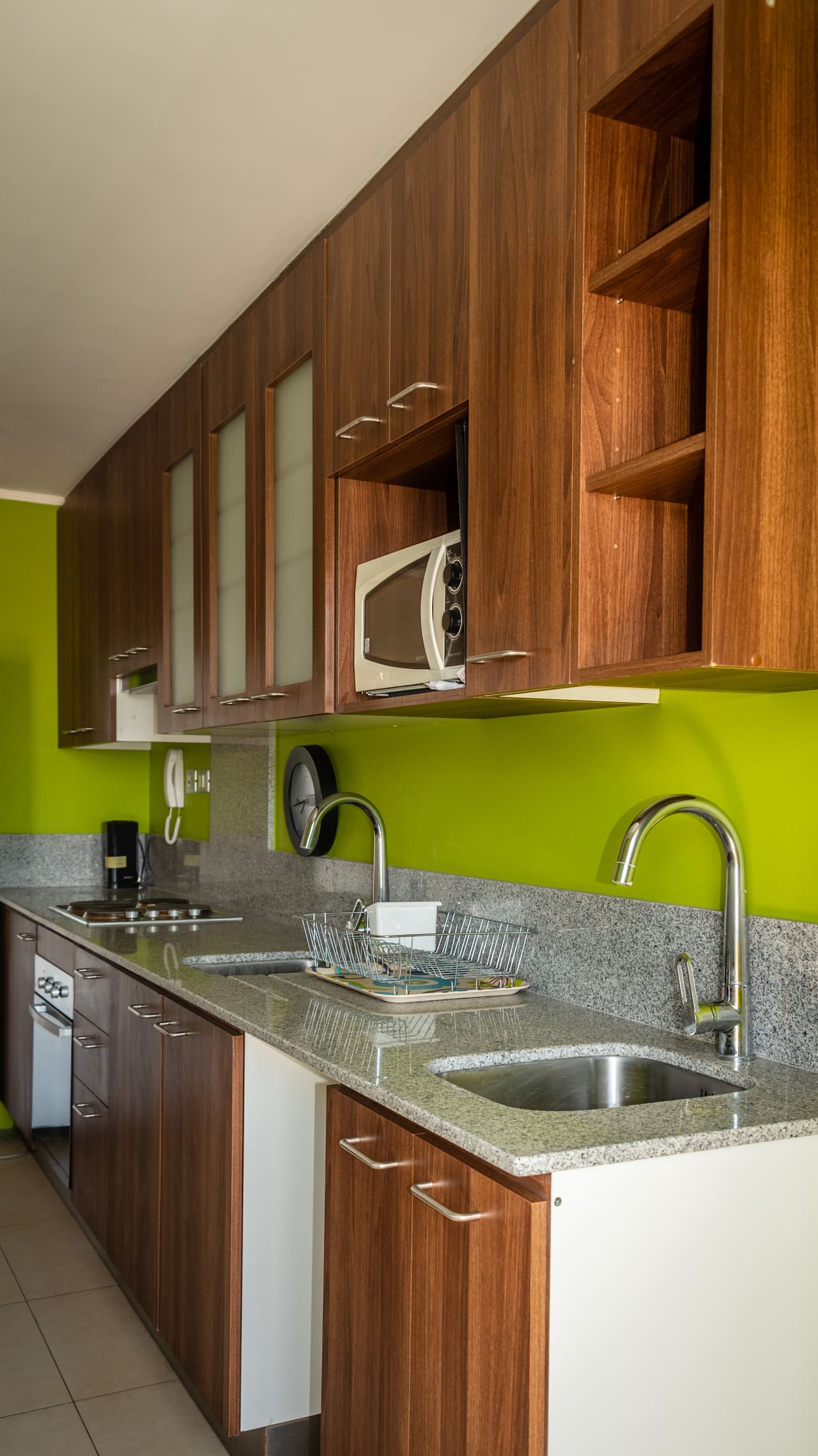 Cocina equipada · departamento en arriendo en Torre del Sol, Copiapó