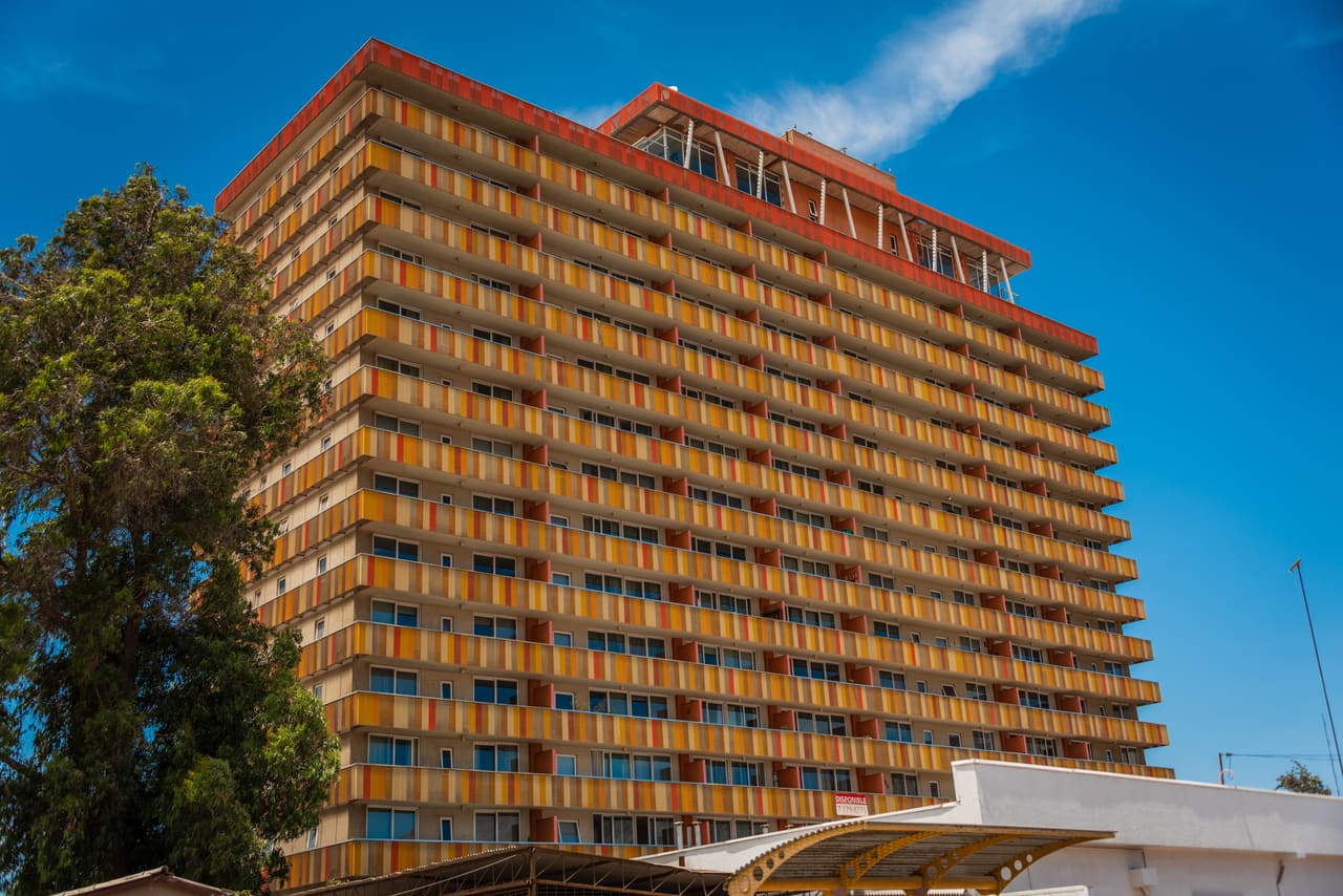 Fachada del edificio Torre del Sol en Copiapó